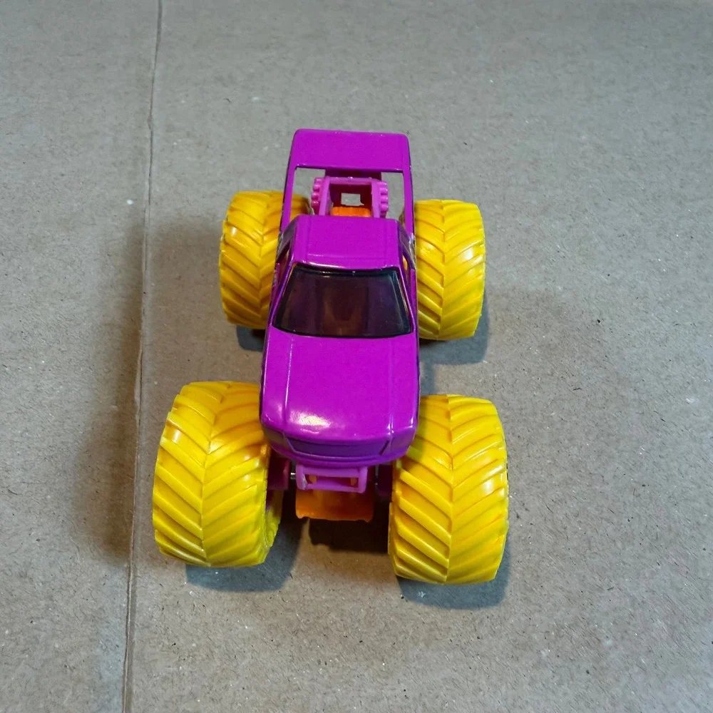 Hot Wheels Monster Trucks Mega Wrex & Monster Jam Calavera Sugar Skull Set 1:64